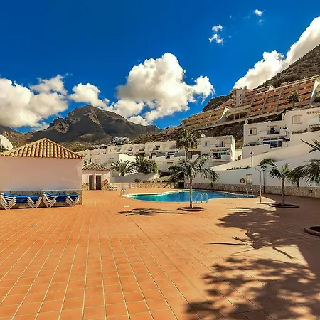 Spacious 2 Bedroom Tenerife South * Costa Adeje (Tenerife)