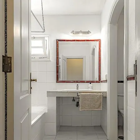 Spacious 2 Bedroom Tenerife South Apartment