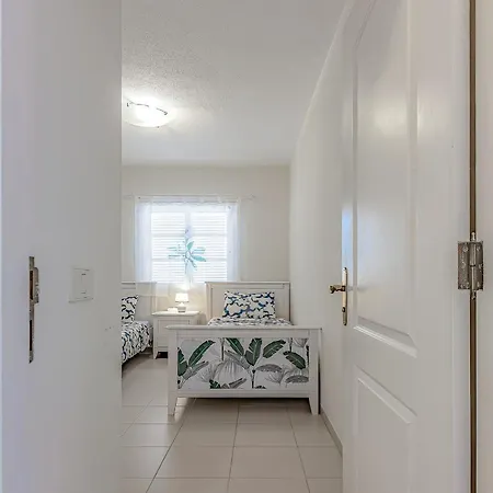 Spacious 2 Bedroom Tenerife South