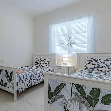 Spacious 2 Bedroom Tenerife South * Costa Adeje (Tenerife)