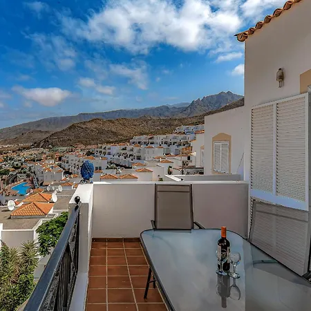 Spacious 2 Bedroom Tenerife South Apartment