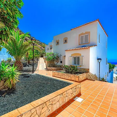 Spacious 2 Bedroom Tenerife South Apartman Costa Adeje (Tenerife)
