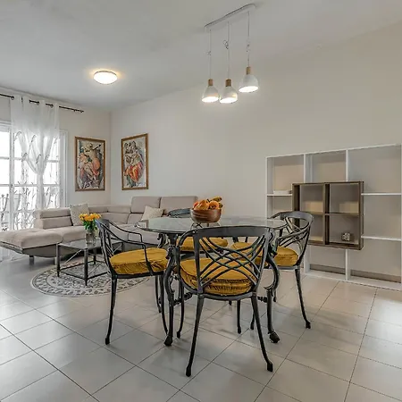 Spacious 2 Bedroom Tenerife South Apartman Costa Adeje (Tenerife)