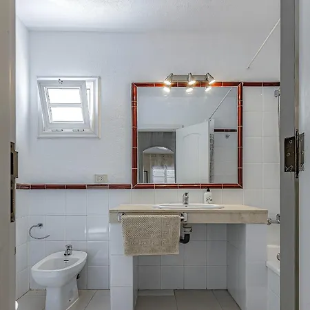 Spacious 2 Bedroom Tenerife South Apartman *